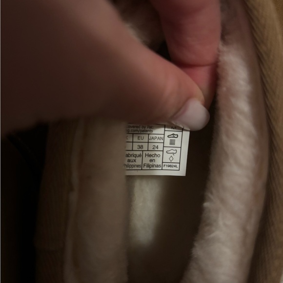 UGG Classic Ultra Mini Platform - Picture 5 of 5